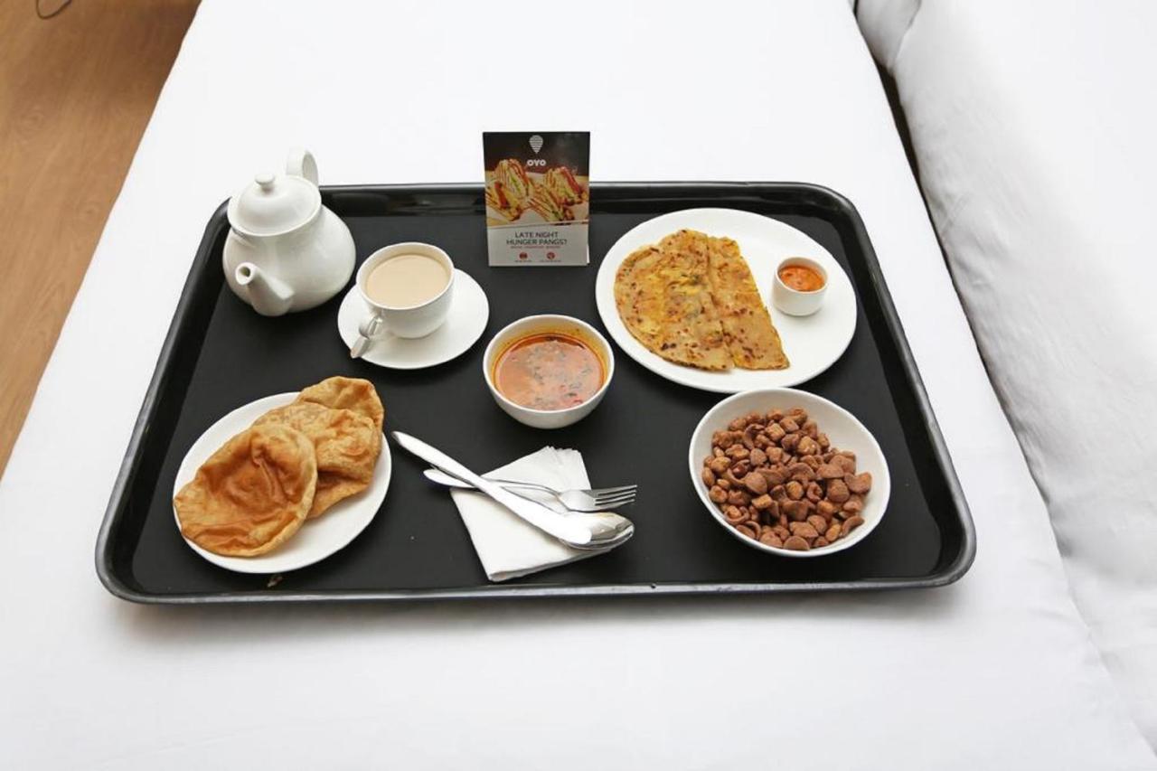 Oyo 10277 Hotel Delux Golden Ajmer Exteriör bild